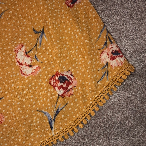 Yellow Top - Picture 2 of 4